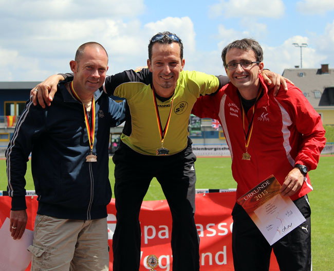 Die Sieger der Deutschen Meisterschaft im 24 Stundenlauf 2015